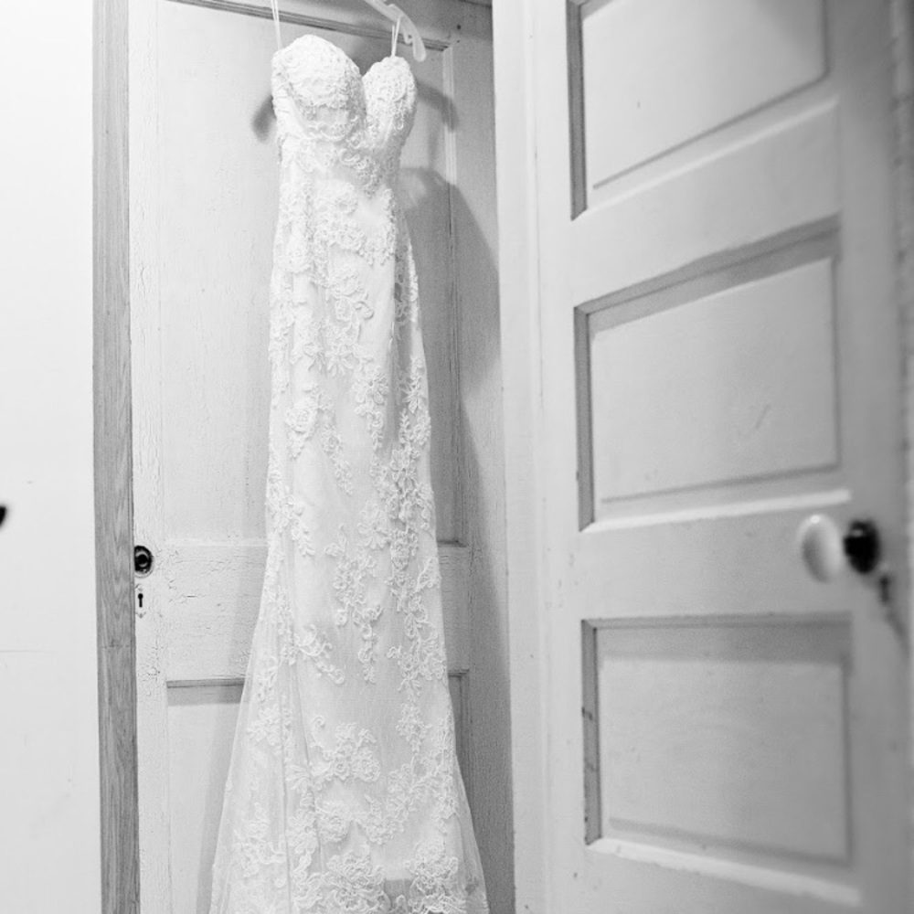 Casablanca wedding dress size 4 style 1975